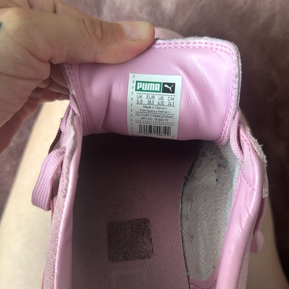 Pink pumas suede shoes🌸💗 - Picture 3 of 5